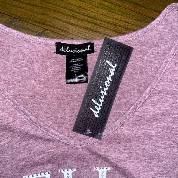 Chic Mauve Graphic Tee - Short Sleeve - Picture 3 of 3